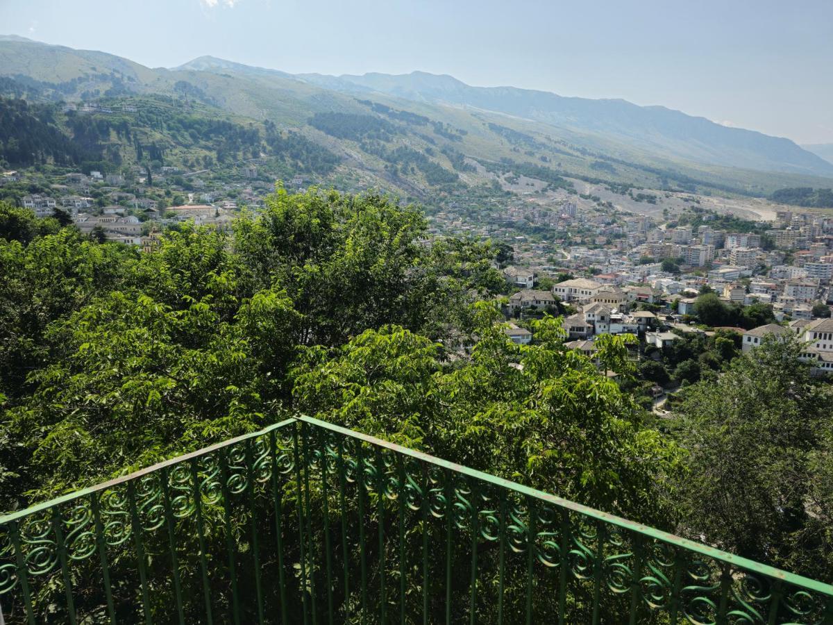 Traditional House Shapllo Gjirokastër Extérieur photo